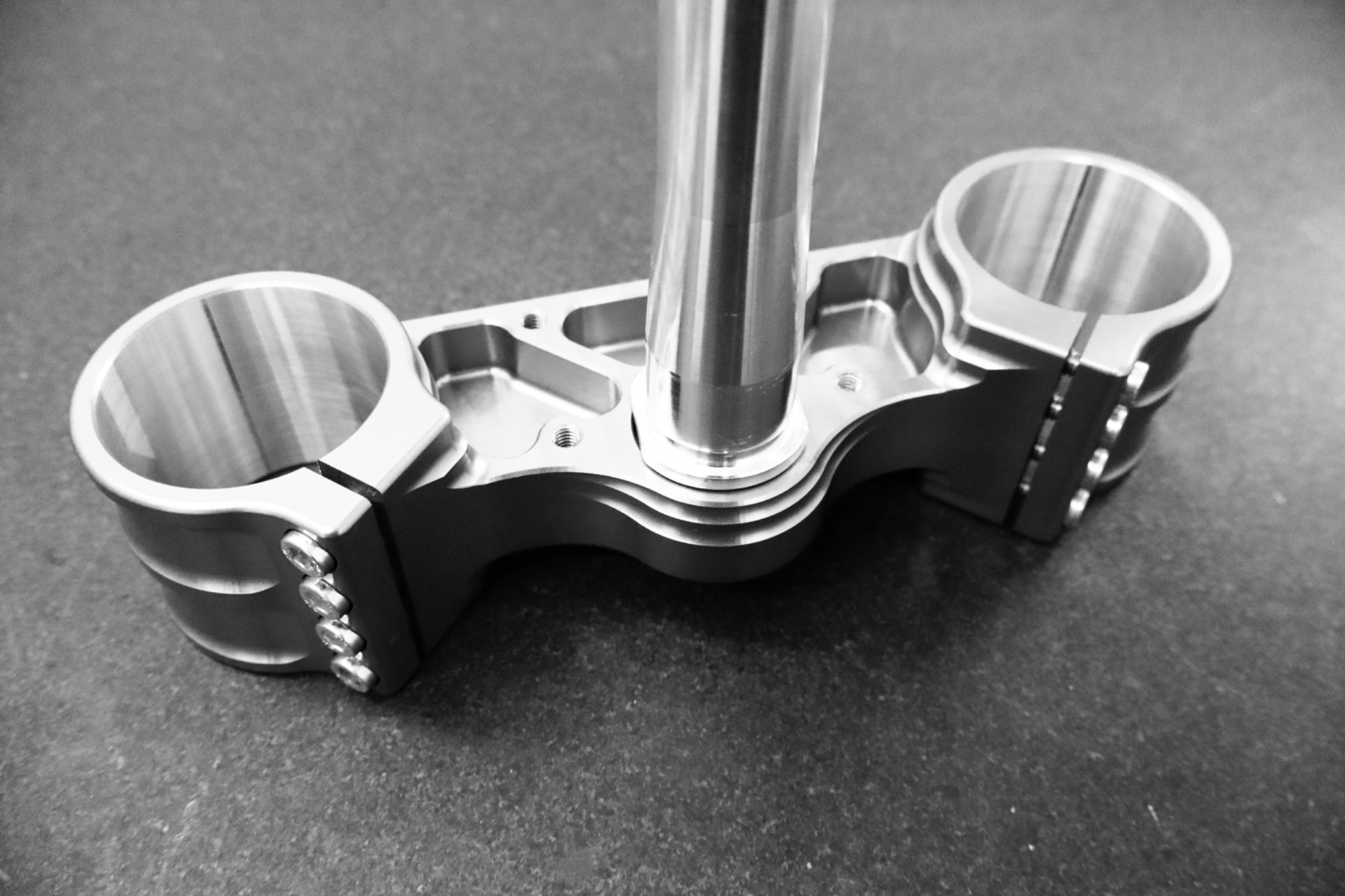5-axis milled aluminium triple clamp