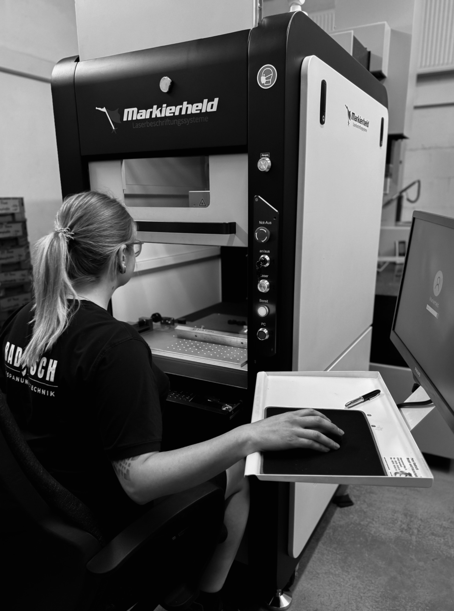 Operating the Markierheld laser marking system