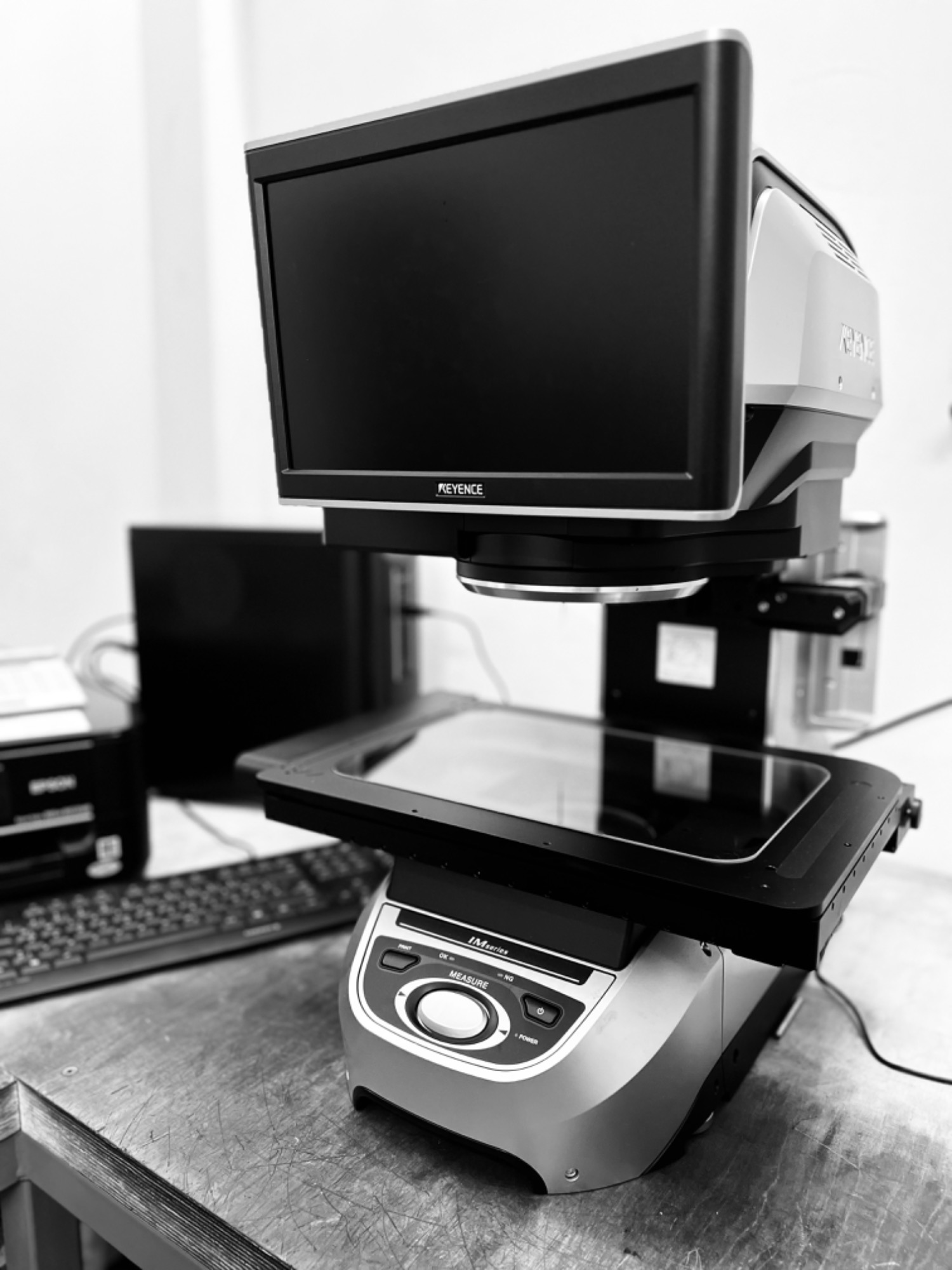 Keyence IM-8030T optical measuring system